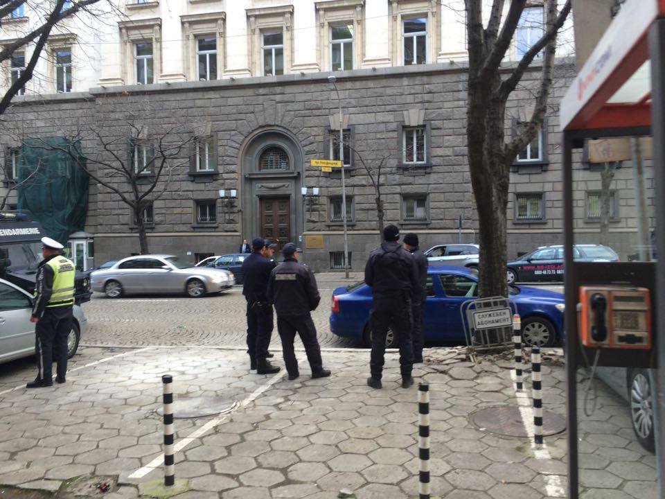 Извънредно в БЛИЦ: Зверски мерки! Полиция и жандармерия дебнат на всеки ъгъл в София! (СНИМКИ)