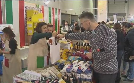 Отвори врати традиционният благотворителен Коледен базар в София