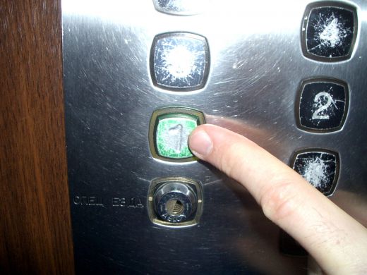 Опасност: Возят ни 80 000 асансьори убийци