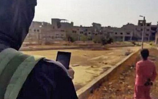 &quot;Ислямска държава&quot; показа новата мода в екзекуциите си: Взривяване от дистанция с телефон (ВИДЕО)