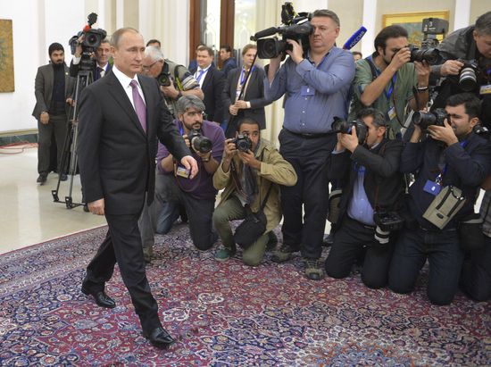 Какво се крие зад походката и жестовете на Путин? (ВИДЕО)