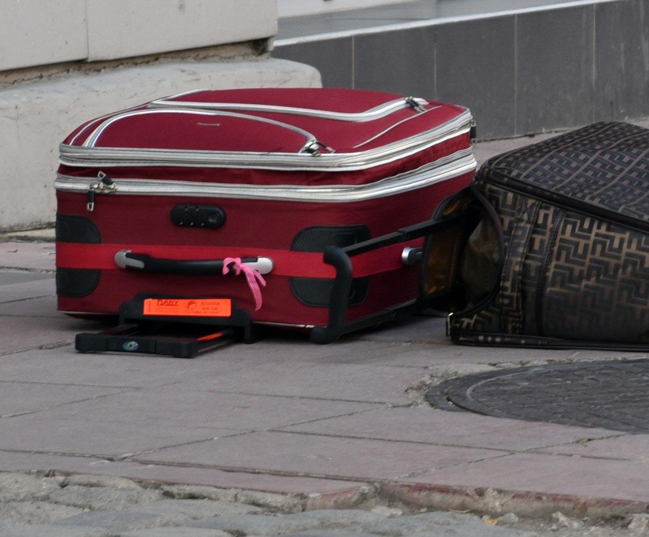 Сигнал до БЛИЦ: Съмнителен куфар на възлово кръстовище в центъра на София