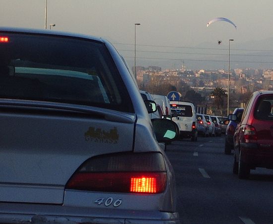 Над 200 000 коли напускат София днес и утре 