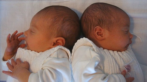 Близнаци се родиха в две различни години