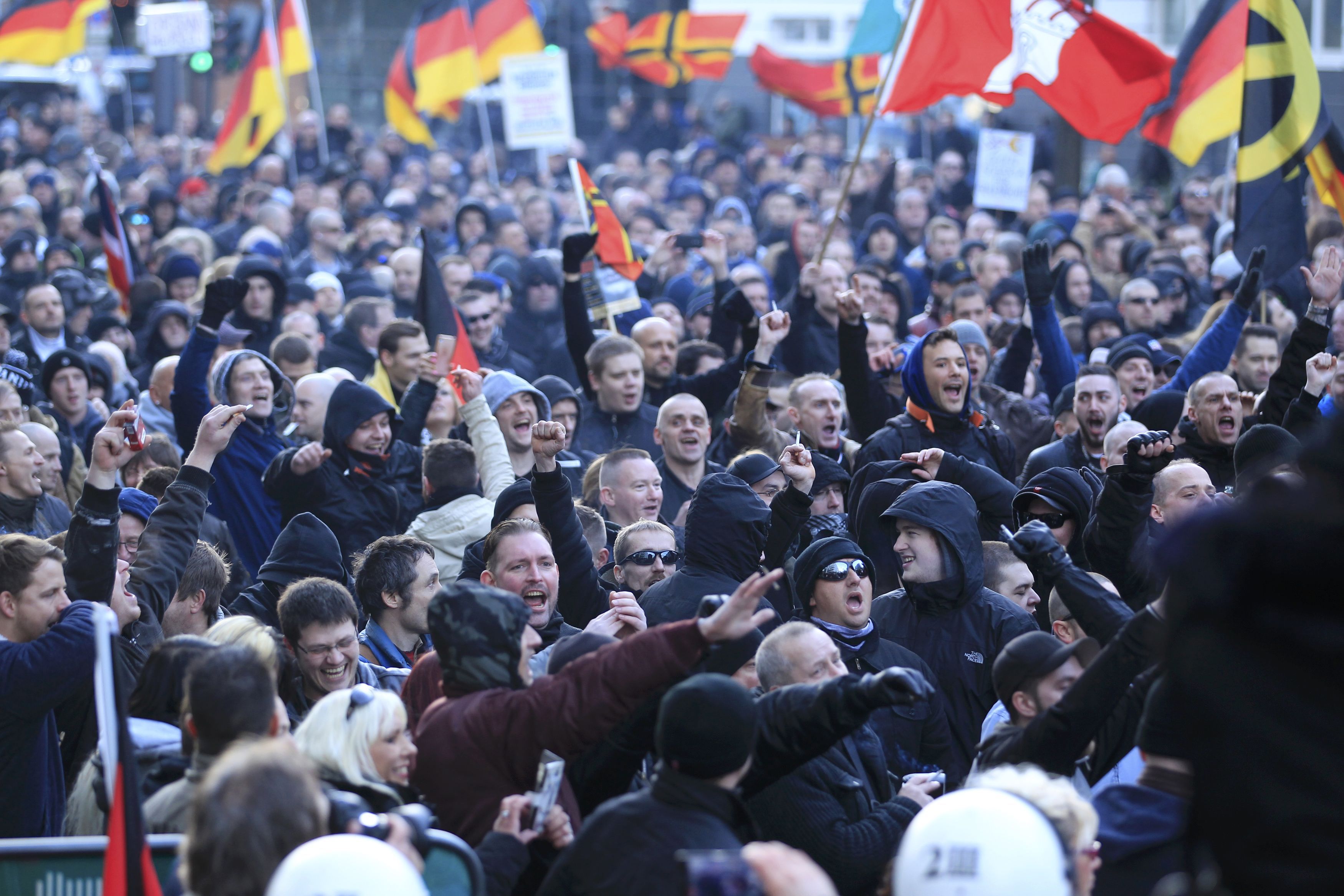 Край! Германската полиция прекрати митинга на „Пегида“ в Кьолн