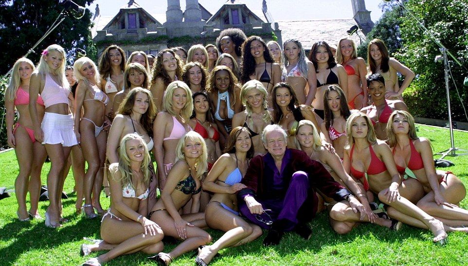Ако стените можеха да говорят! Легендарното имение на Playboy се продава за 200 милиона долара (СНИМКИ)