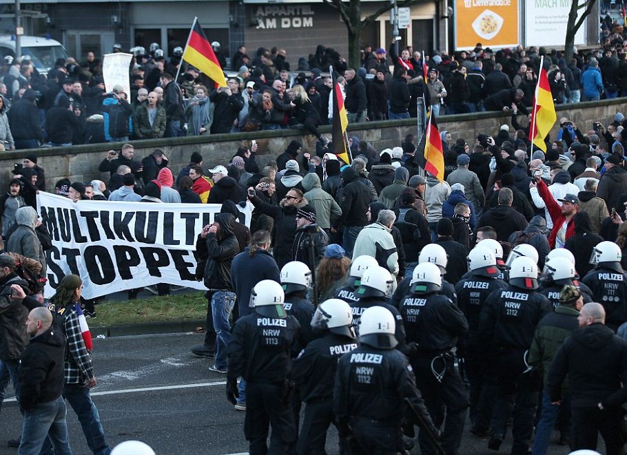 Скандал! Германската полиция укривала информацията за престъпленията на мигрантите