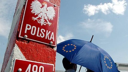 Германия заплаши Полша със санкции заради &quot;нарушаване на европейските принципи&quot;