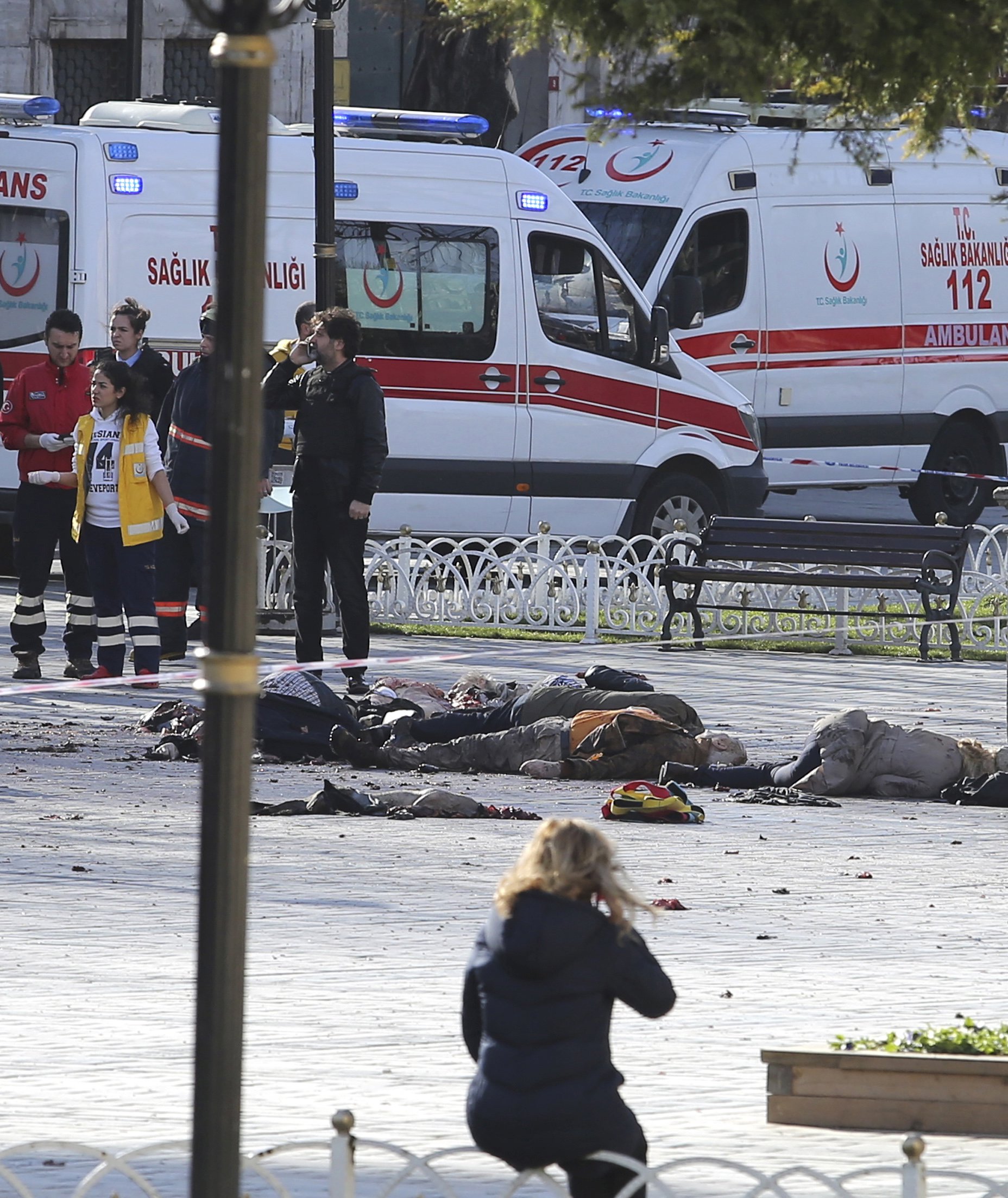 Кървав вторник в Истанбул! Жертвите на бомбения атентат вече са 10