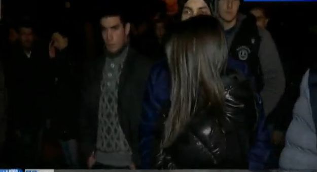 Репортер плаче в ефир на протеста за Тодор във Враца! Излязоха първите резултати от аутопсията