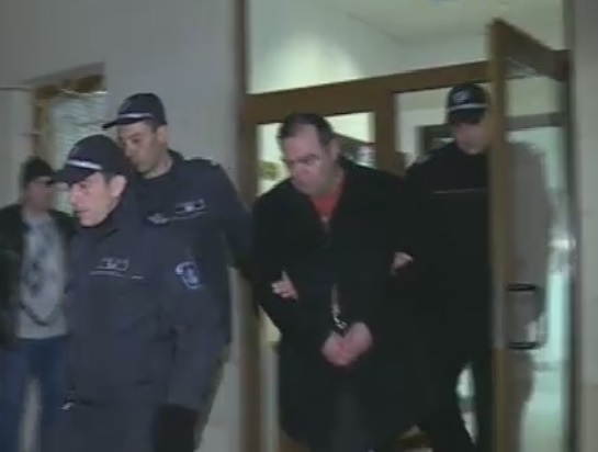 Извънредно от последните минути: Съдът остави в ареста изнасилвача Иван Евстатиев, стотици го освиркаха