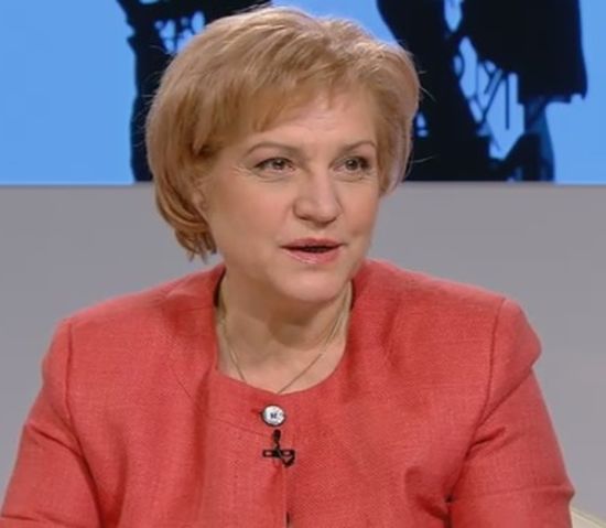 Менда Стоянова: Трябва да се спре спиралата на дълга