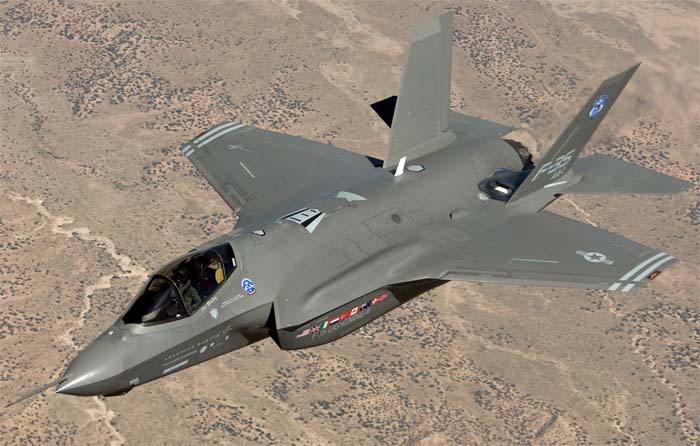 АР: Американци се стреснали от изпитания на изтребителя F-35