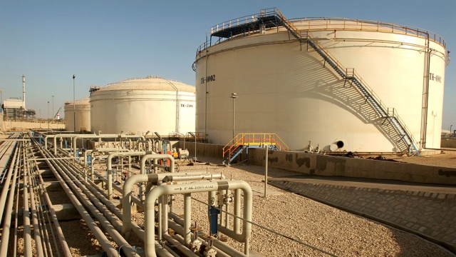 Иран преминава на евро в търговията с петрол   