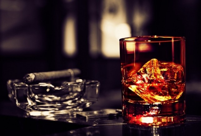 Британка, отказала цигарите на 102 години, още надига уиски