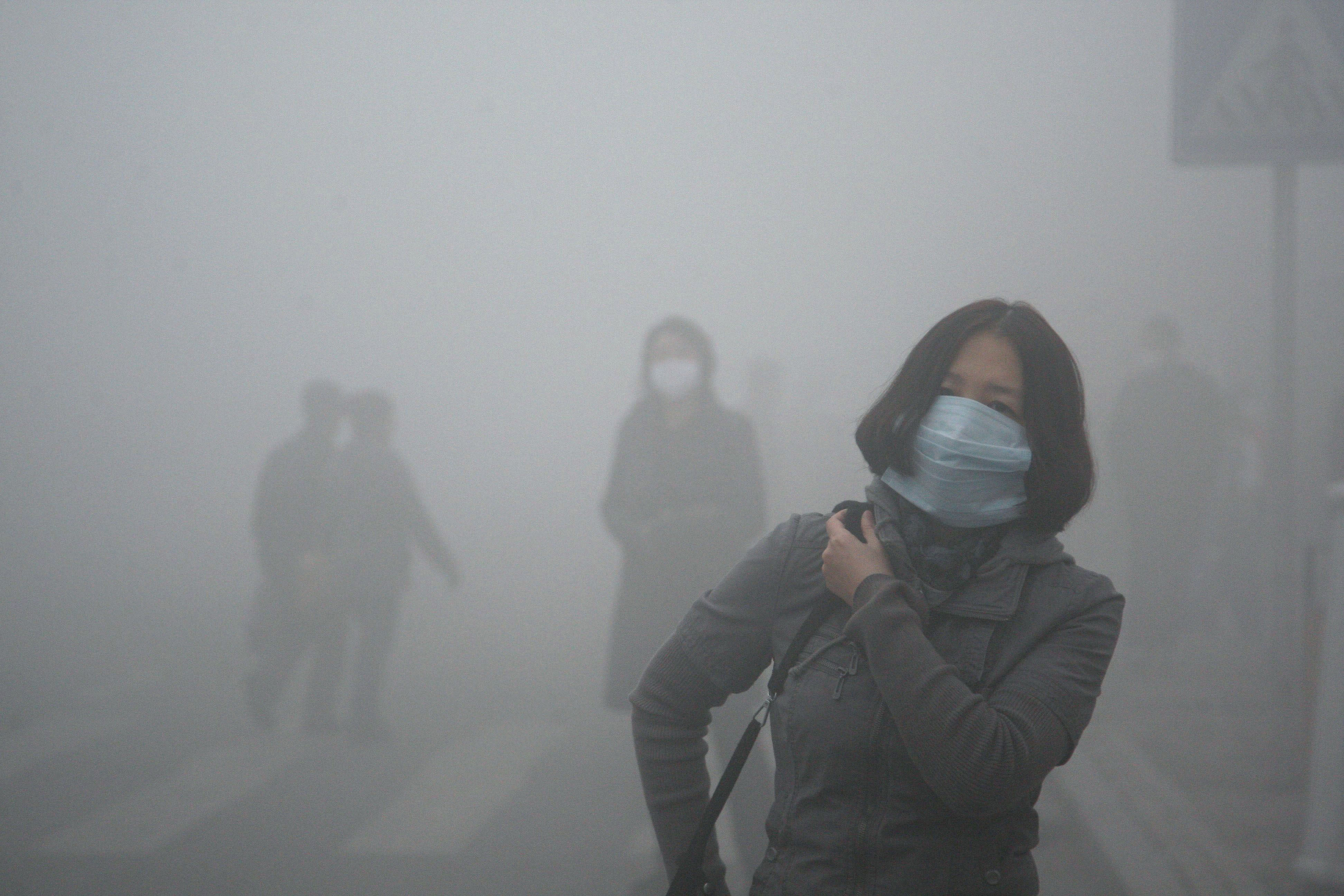 Замърсяването на въздуха в Пекин достигна критични нива