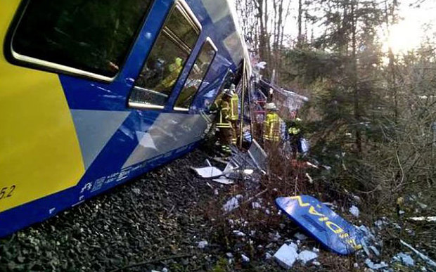 Зверска катастрофа: Два влака се удариха челно в Германия, 8 загинаха