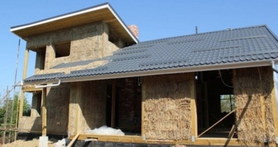 Български архитект строи къщи само за 1000 евро (СНИМКИ)