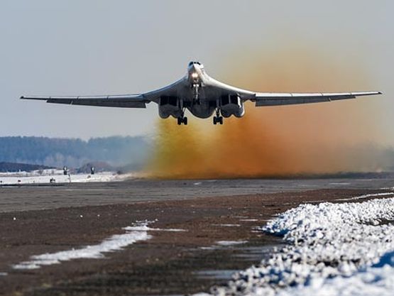 Русия възражда свръхзвуковия стратегически бомбардировач Ту-160
