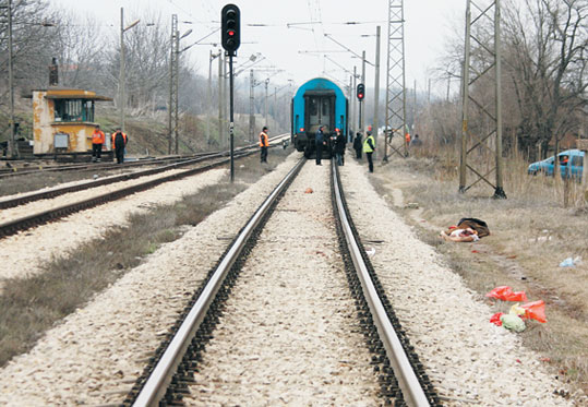 Бързият влак София-Бургас  прегази 60-годишен мъж