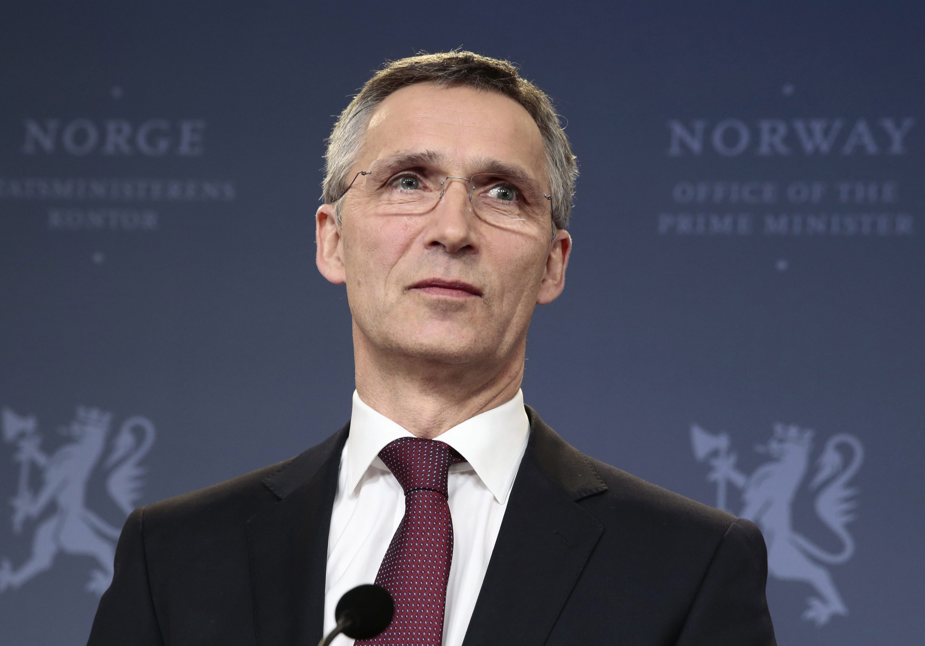 Столтенберг обяви как страните от НАТО ще увеличават военните разходи