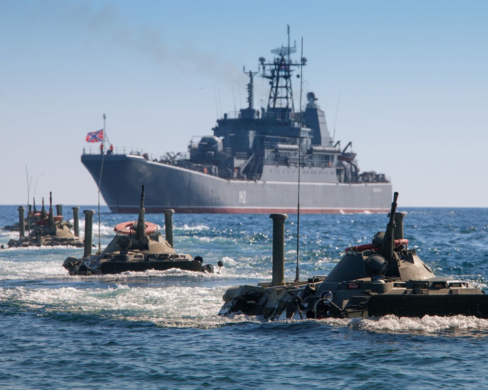 US-адмирал обеща достоен отговор на руската военна активност в Черно море (ВИДЕО)