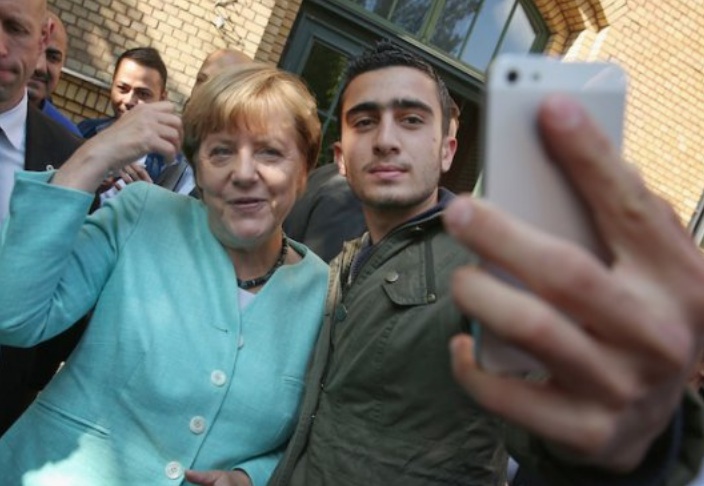 Меркел едно си знае, едно си бае: Търпение към бежанците!
