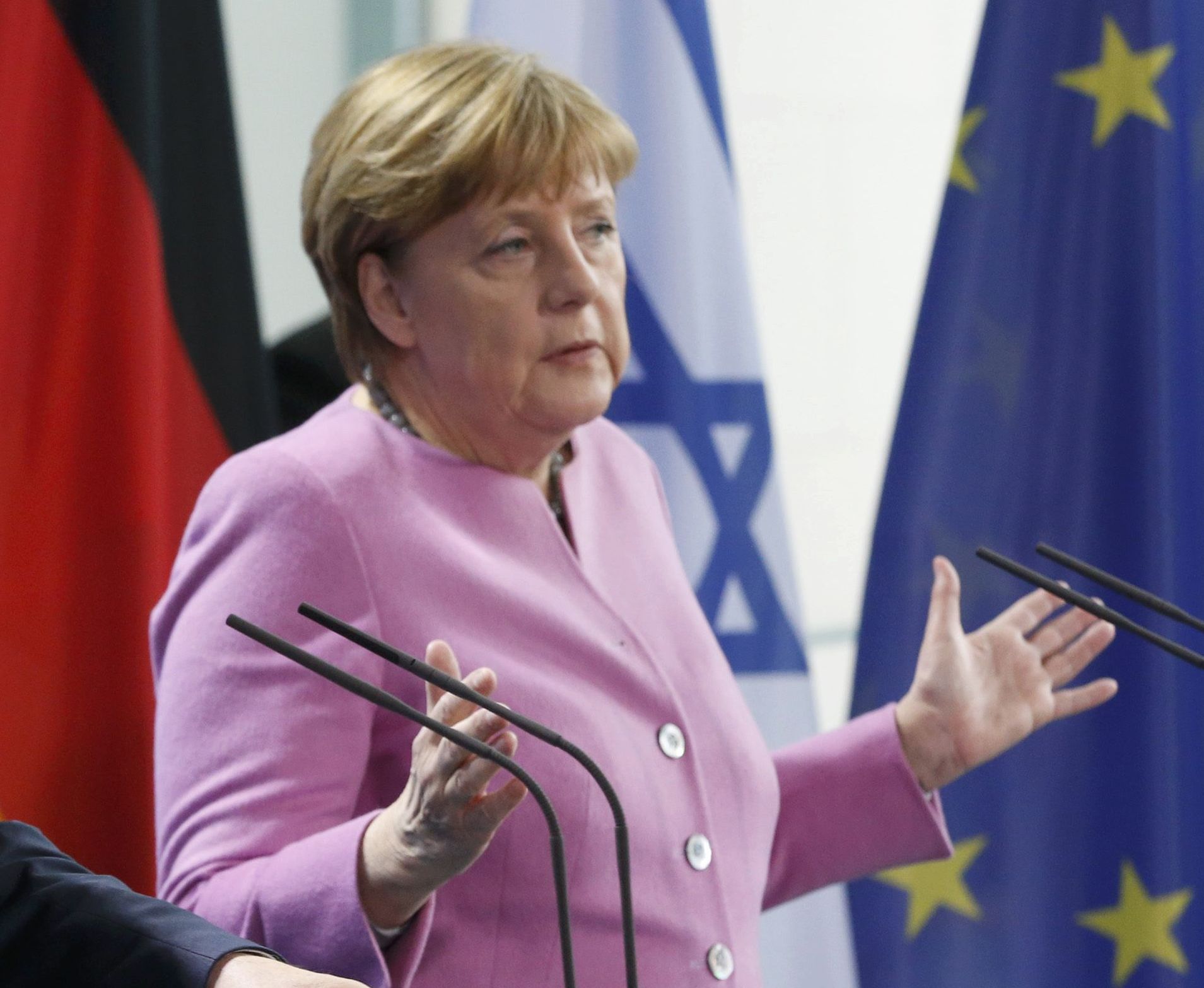 Меркел: Наистина ли ще се предадем и ще затворим границата на Гърция с Македония и България?