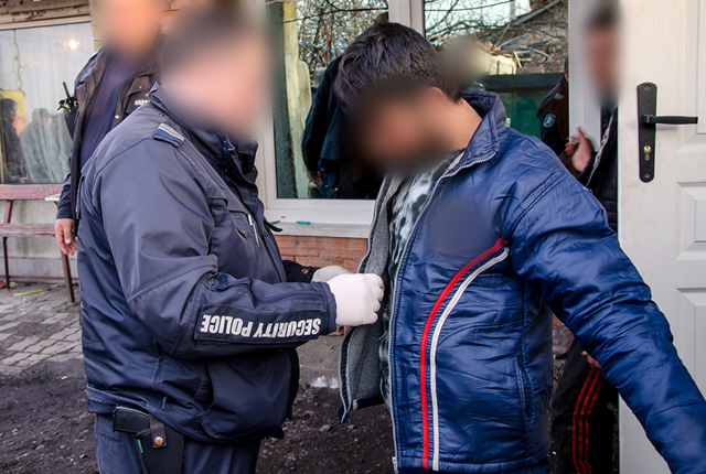75 нелегални бежанци са задържани в София за два дни   