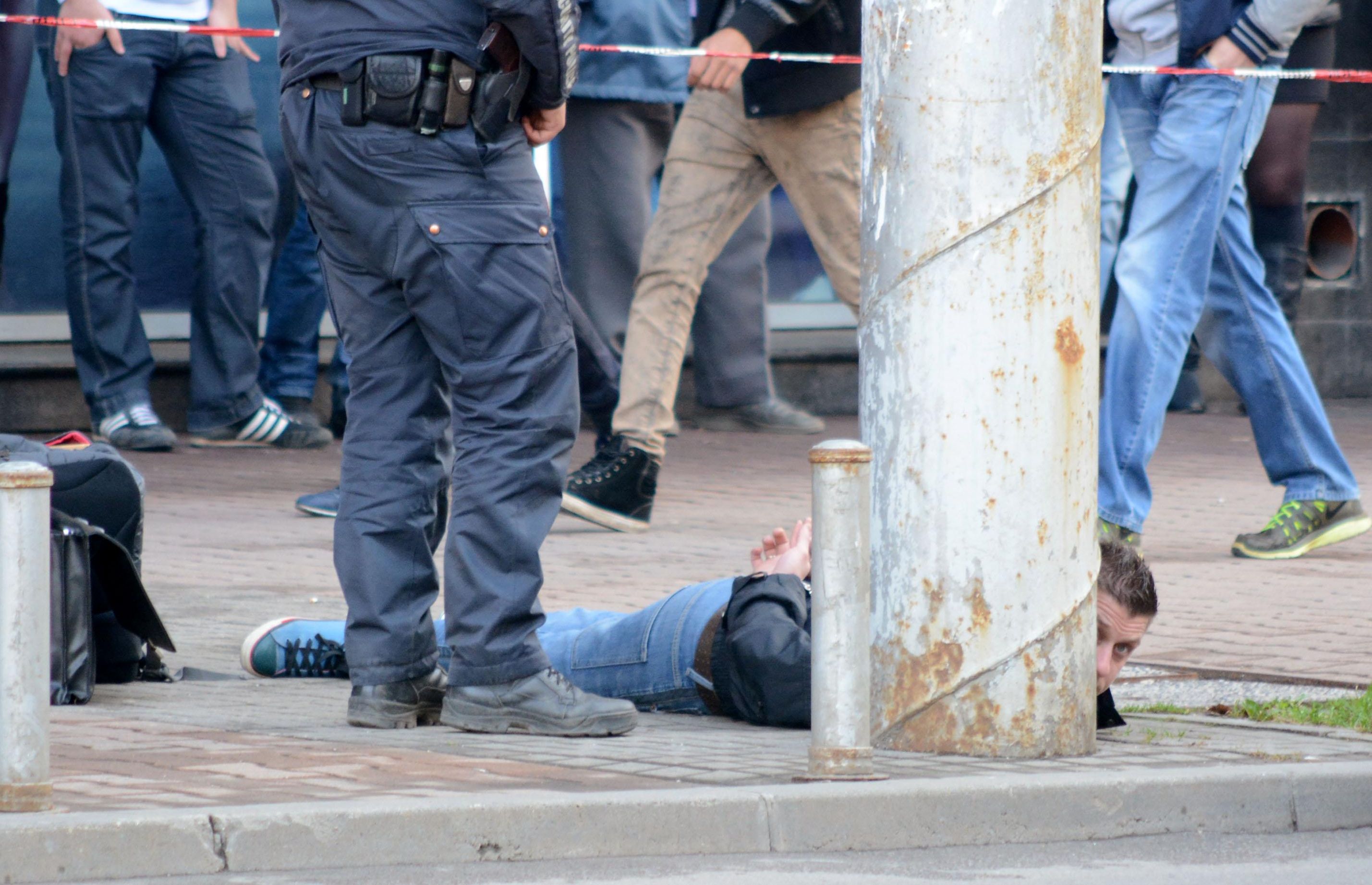 Ексклузивно: Менте прокурорите счупили коляното на полицай от &quot;Кобра&quot; при акцията в мола!