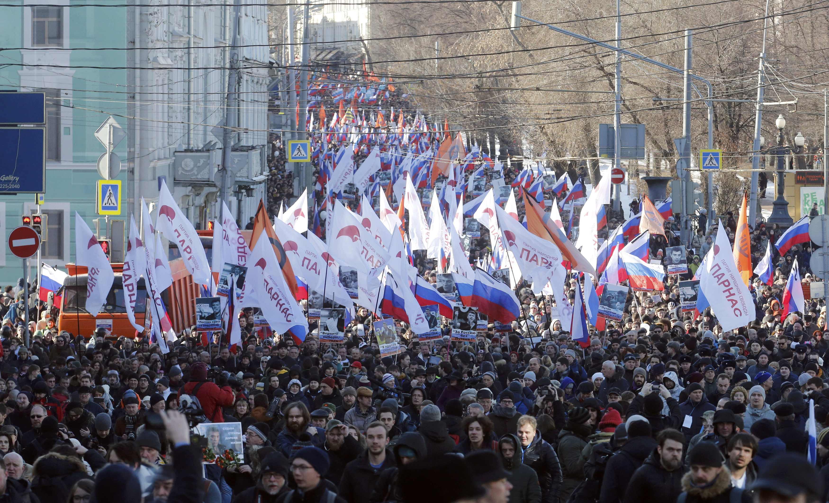 В Русия отбелязват година от убийството на Борис Немцов (СНИМКИ/ВИДЕО)