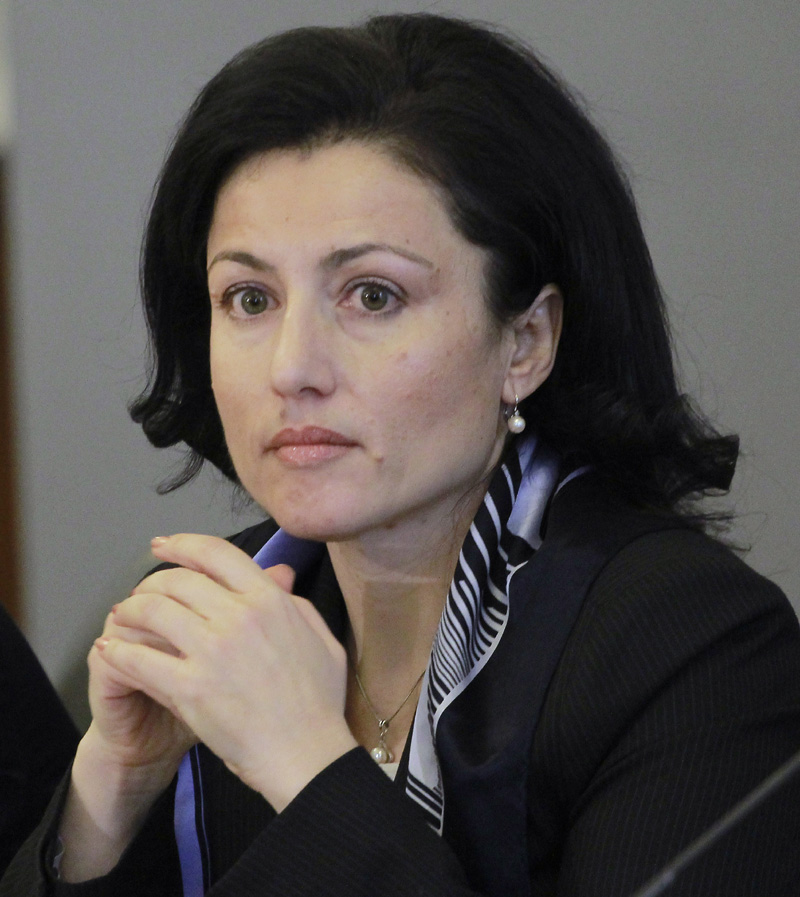 Десислава Танева безмилостна за скандала с веселите чиновници в траурния ден: Ще има уволнени!