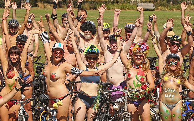 Стотици австралийци на гол велопоход (СНИМКИ)