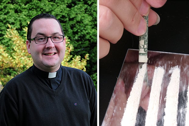 Католически свещеник бе хванат на ВИДЕО как шмърка кокаин сред нацистки предмети (СНИМКИ)
