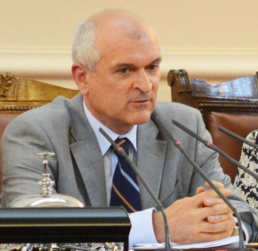 Гръмна грозен скандал в парламента заради водещия Димитър Главчев
