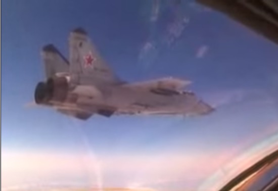Уникално ВИДЕО! Вижте как МиГ-31 атакува ракети &quot;въздух-въздух&quot; 