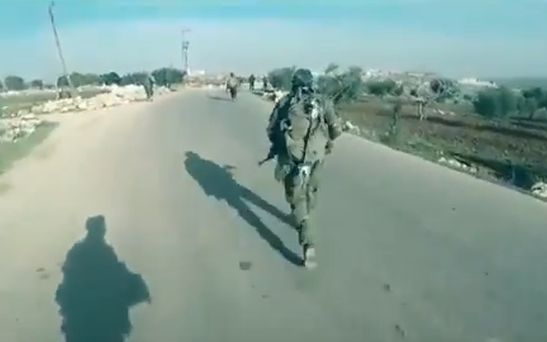Терорист засне собствената си смърт в Сирия (ВИДЕО 18+)