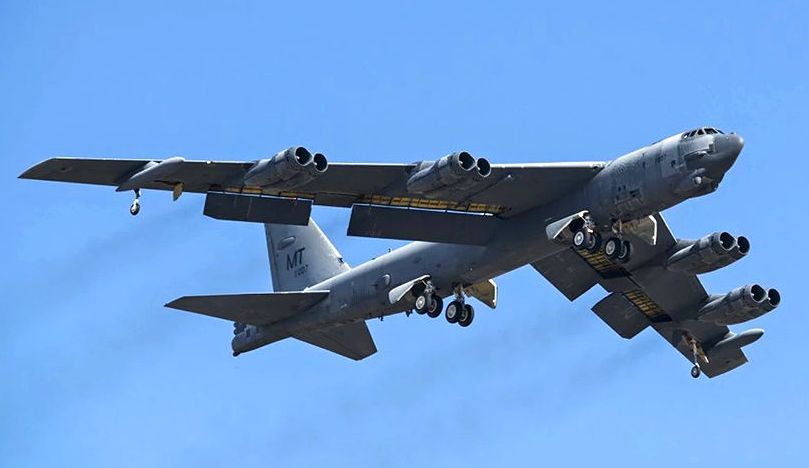 САЩ прехвърлиха в Европа три стратегически бомбардировача В-52