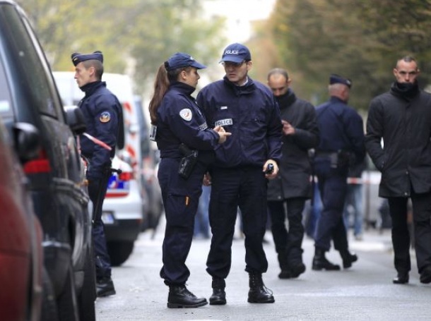 Френската полиция на крак заради ислямизирани ученички
