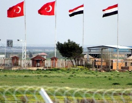 Турските военни стрелят на месо по границата със Сирия