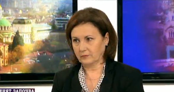 Румяна Бъчварова: 90% от бежанците идват организирано, трябва да ударим трафикантите