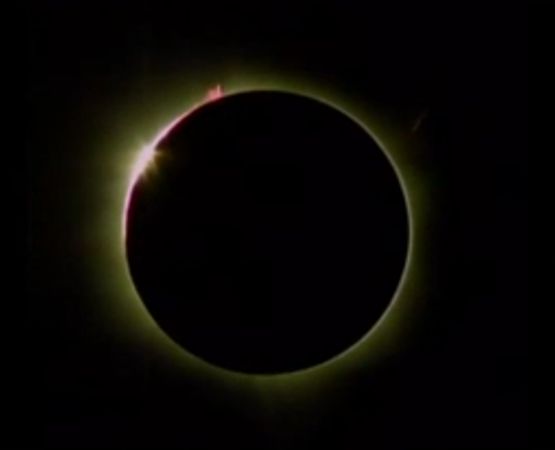 НАСА пусна ефектни кадри от слънчевото затъмнение (ВИДЕО)