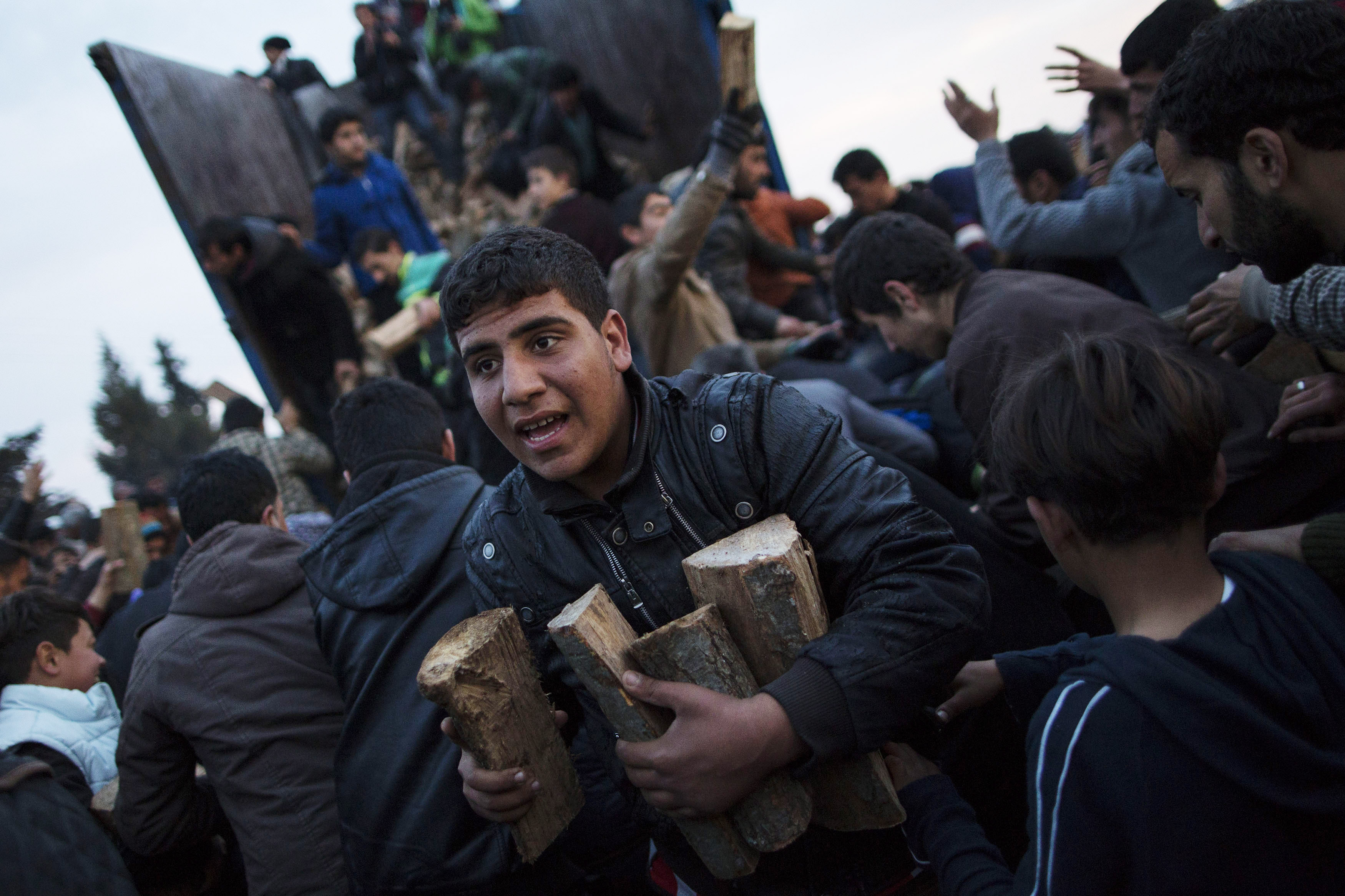 Извънредно! Македония затвори границата си за бежанците