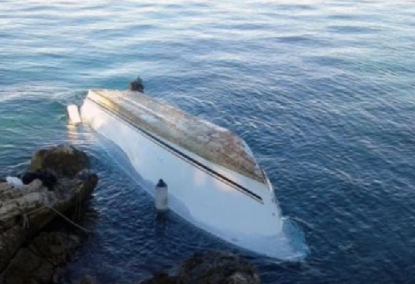 Трагедия до фара на Галата: Мощна вълна преобърна лодка,  рибар с големи ботуши потъна като камък