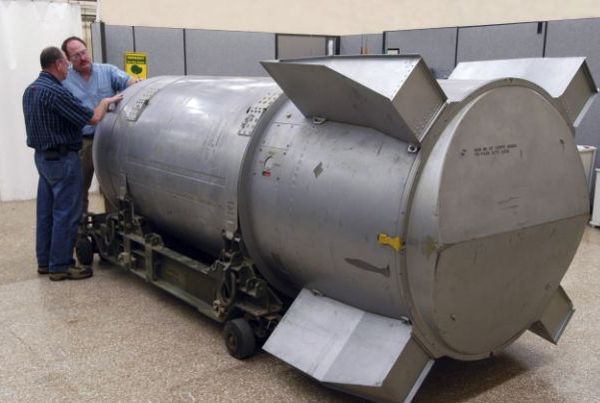 „Коммерсант“: Модернизацията на ядрените оръжия на САЩ е придобила безпрецедентни размери