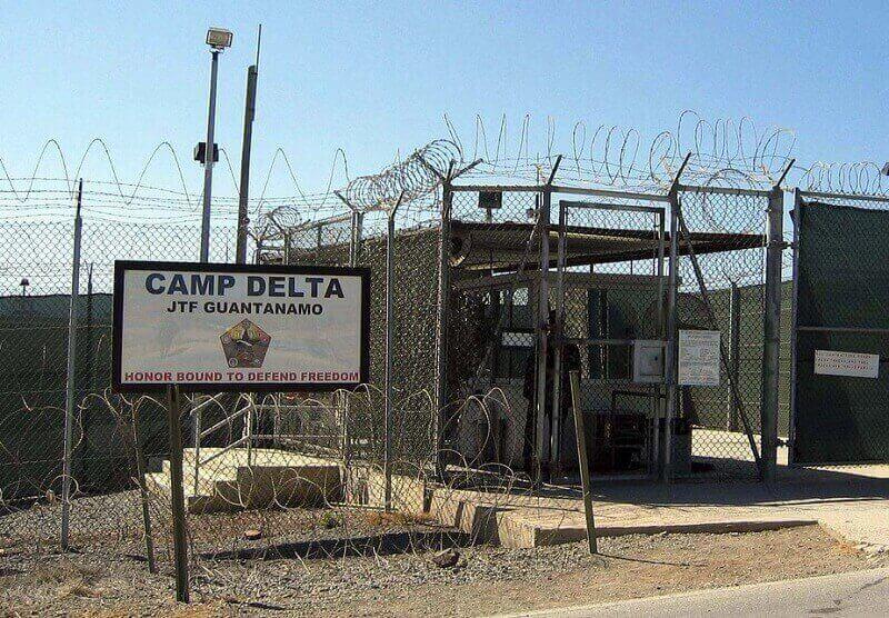 Морски пехотинец разказва за скрита база на НЛО под Гуантанамо