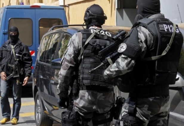 Арестуваха в Рим опасен терорист от ИД с любовница българка 