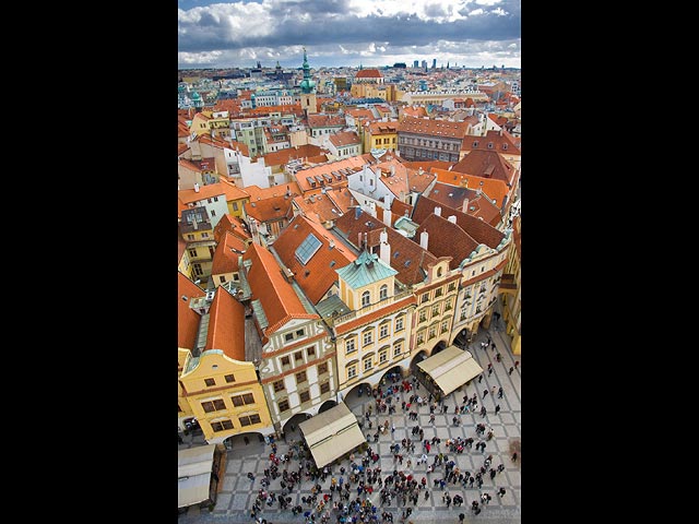 Масова мастурбация в центъра на Прага   