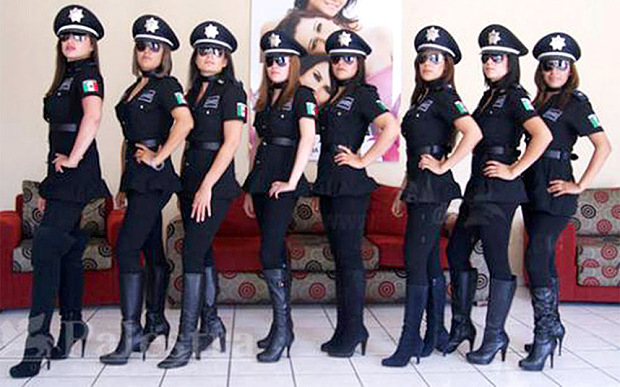 Мъка! Разтуриха отряда на най-сексапилните полицайки на света (СНИМКИ)