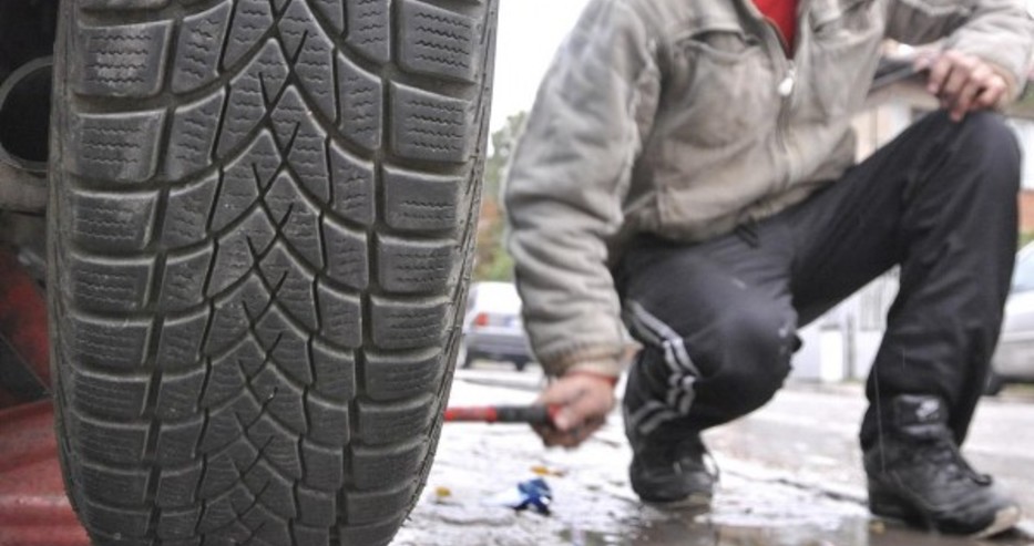Депутати предлагат задължителните зимни гуми да отпаднат от закона